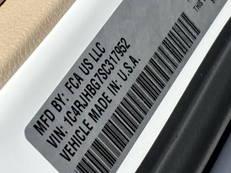 Thumbnail: 2025 Jeep Grand Cherokee - 17