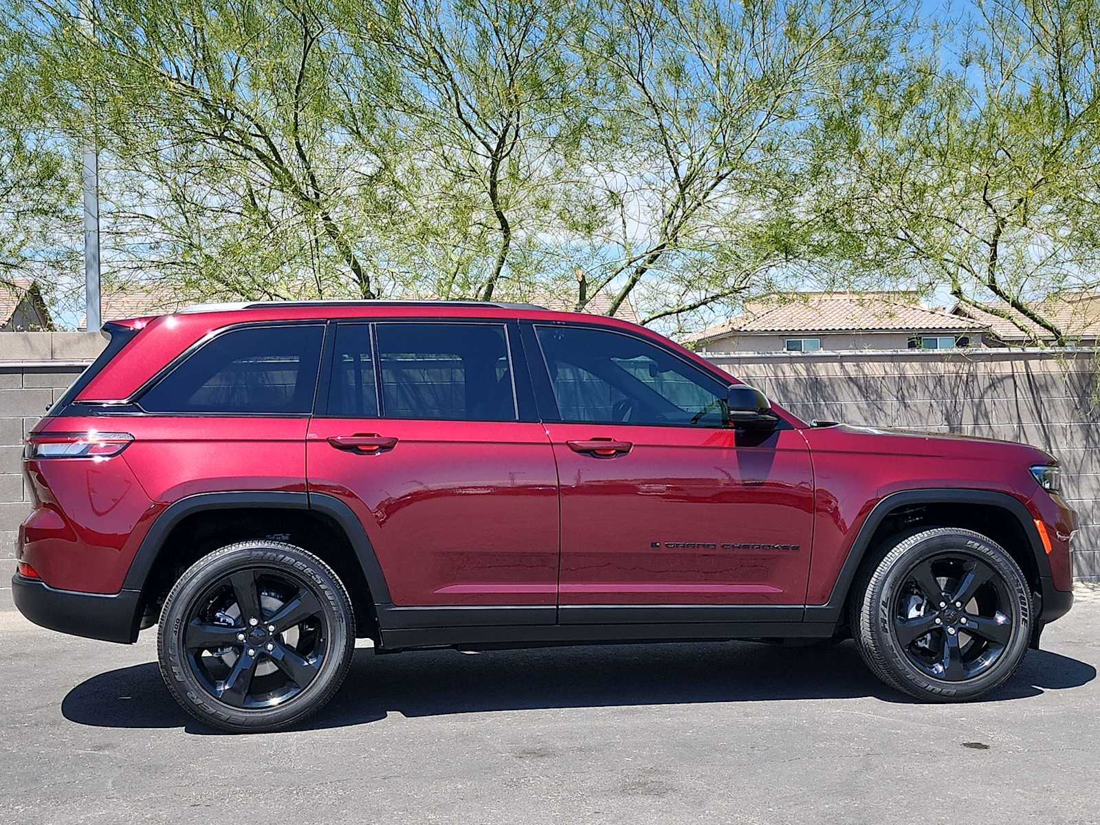 Thumbnail: 2025 Jeep Grand Cherokee - 10