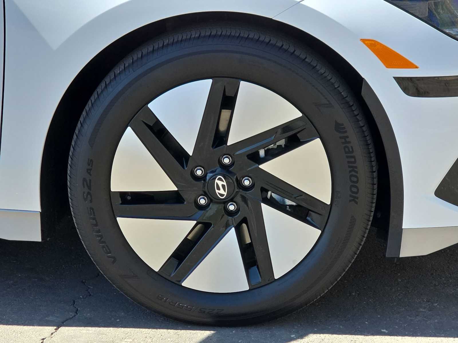 Thumbnail: 2024 Hyundai Ioniq 6 - 12