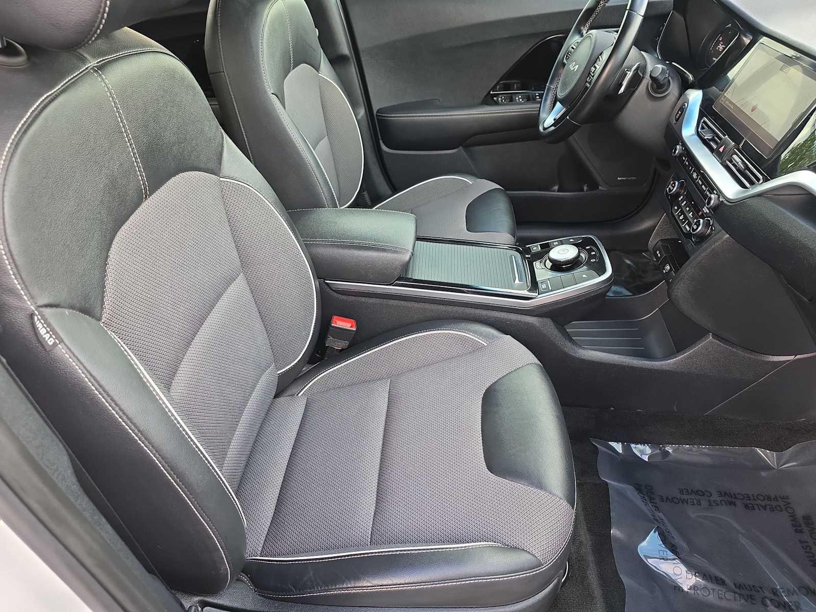 Thumbnail: 2022 Kia Niro - 18