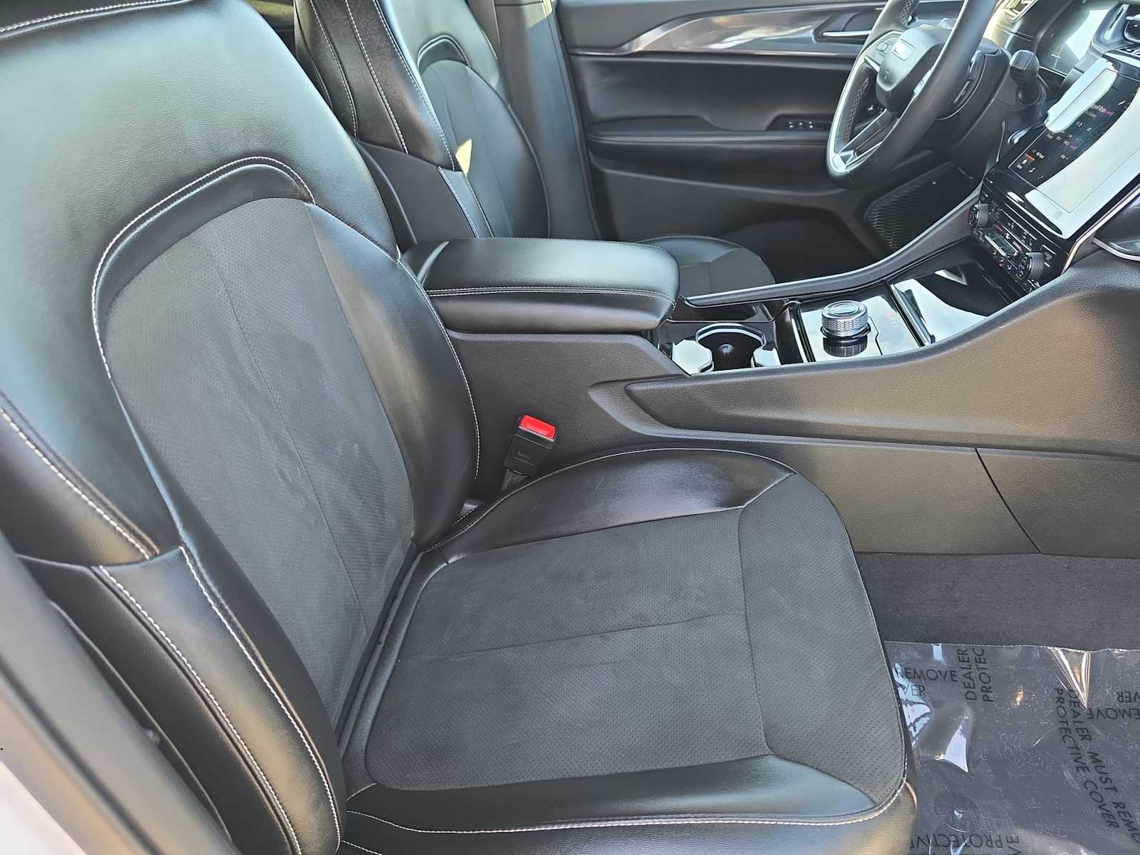 Thumbnail: 2023 Jeep Grand Cherokee L - 15