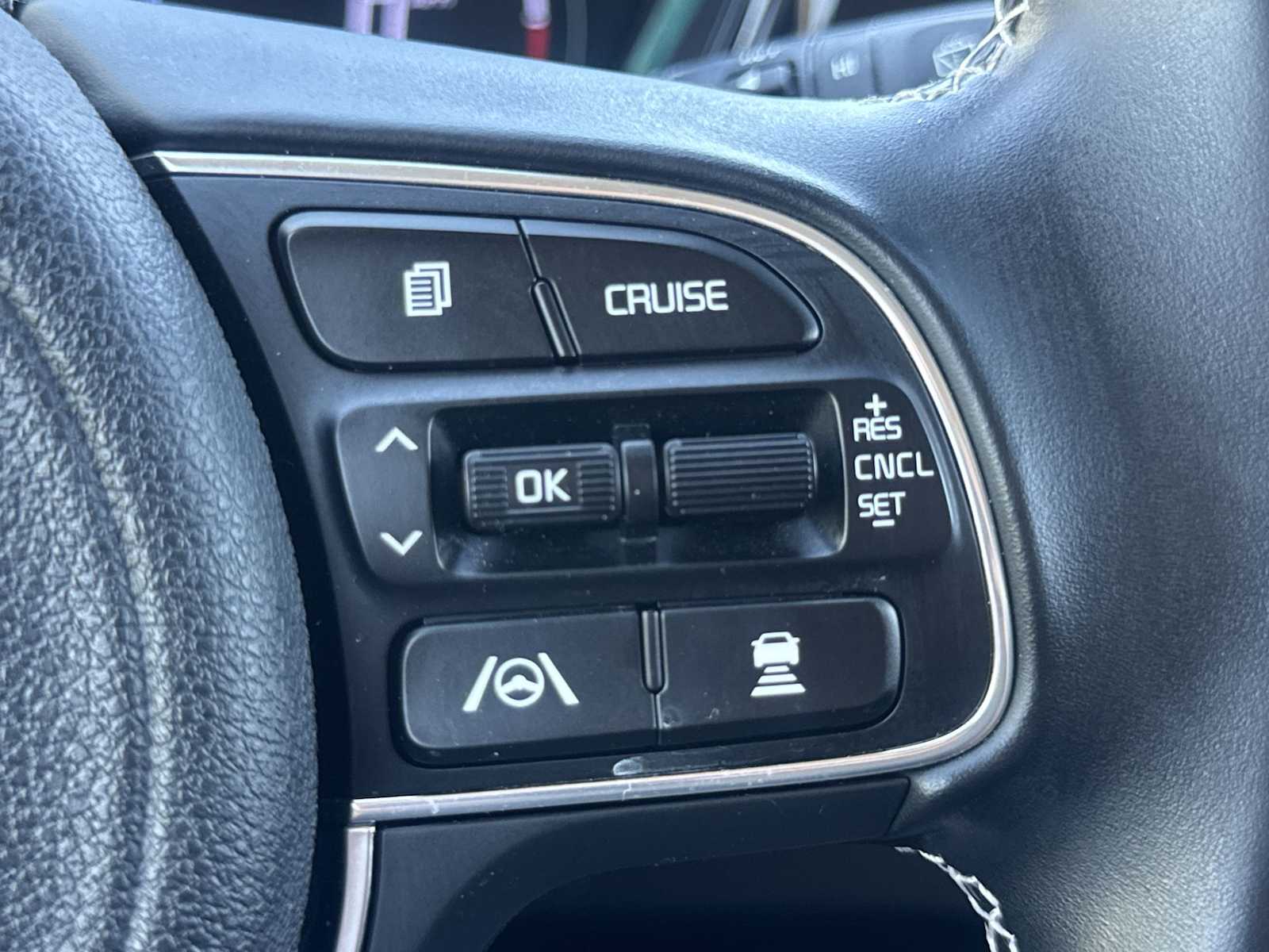 Thumbnail: 2022 Kia Niro - 27
