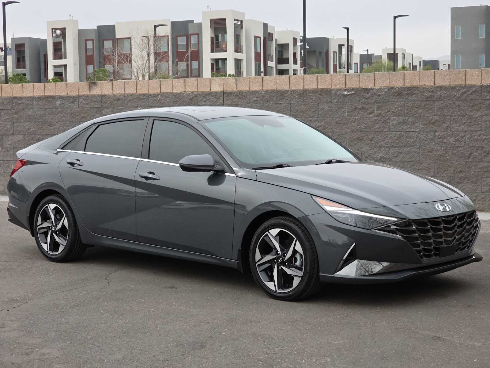 Thumbnail: 2023 Hyundai Elantra - 3