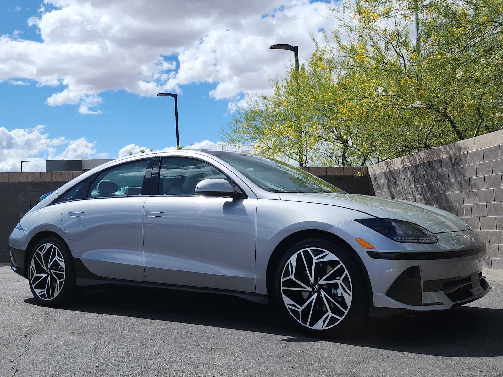 Thumbnail: 2024 Hyundai Ioniq 6 - 3