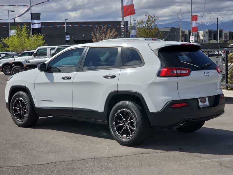 Thumbnail: 2017 Jeep Cherokee - 6