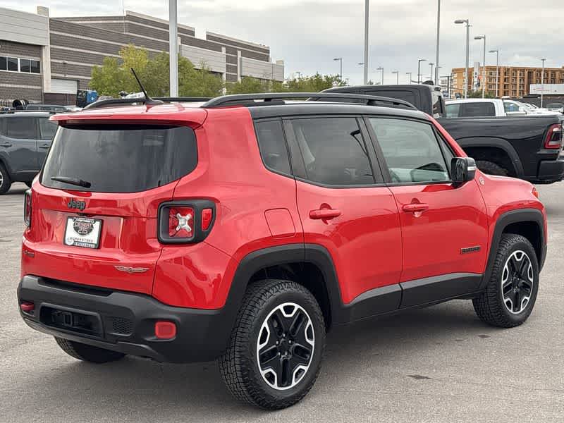Thumbnail: 2016 Jeep Renegade - 7