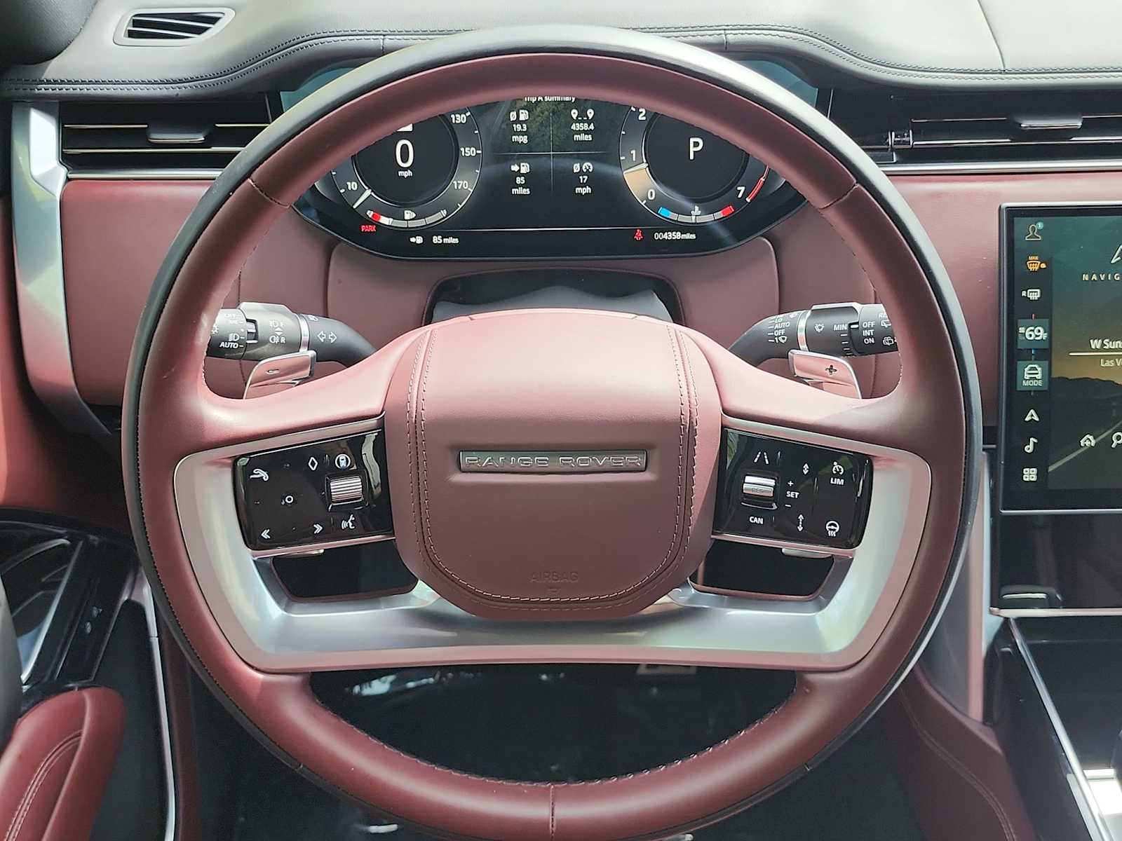 Thumbnail: 2025 Land Rover Range Rover - 19