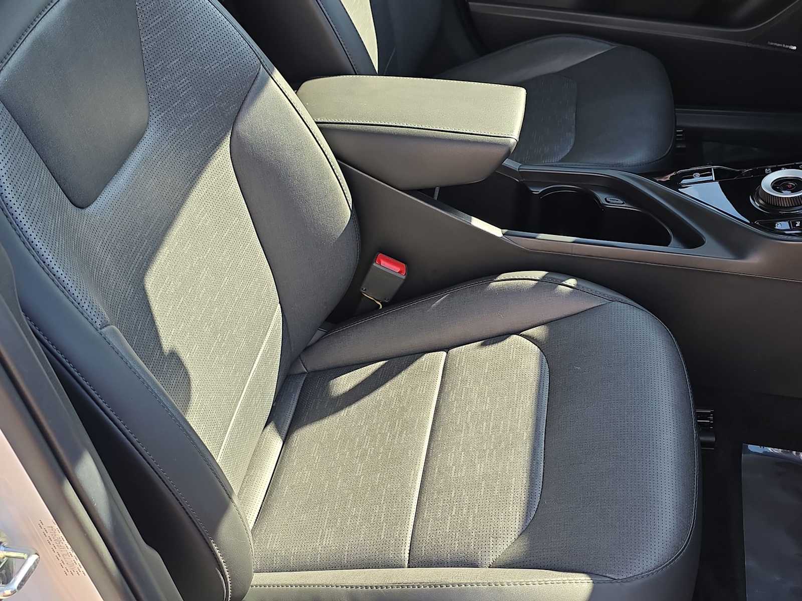 Thumbnail: 2023 Kia Niro - 19