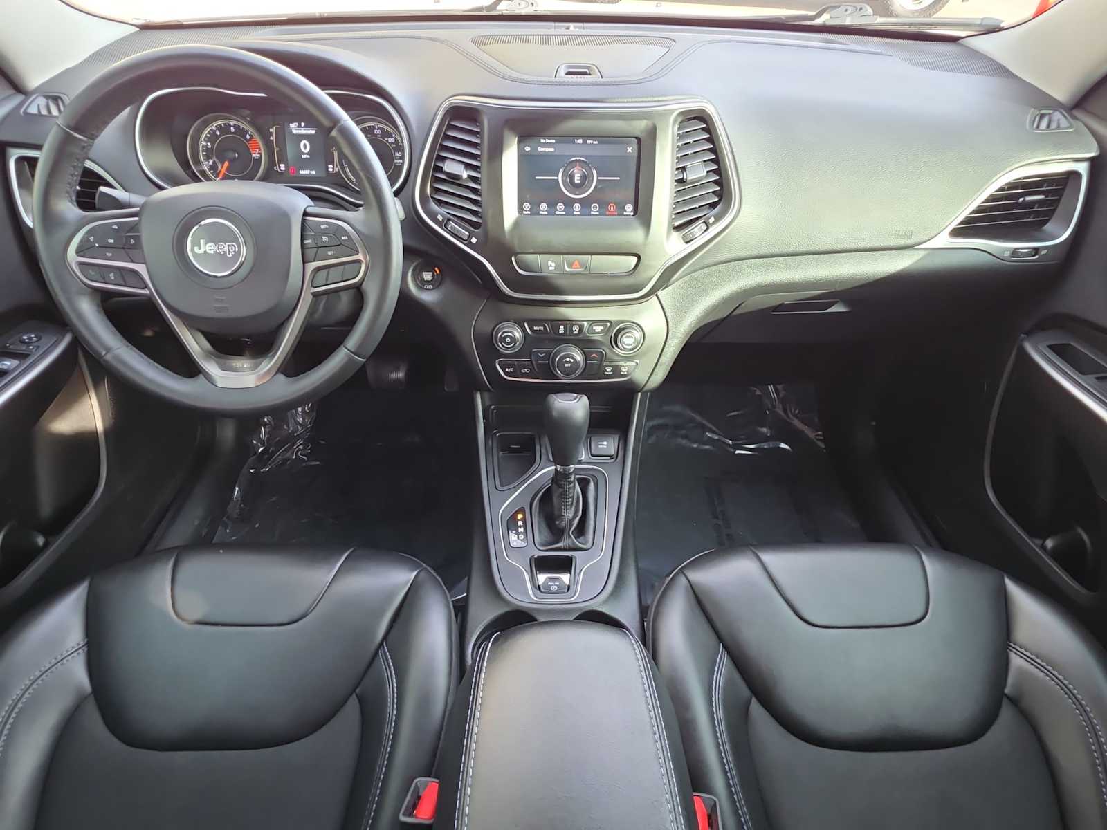 Thumbnail: 2019 Jeep Cherokee - 14