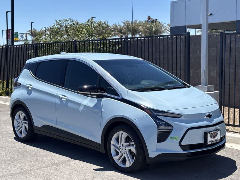 Thumbnail: 2022 Chevrolet Bolt EV - 2