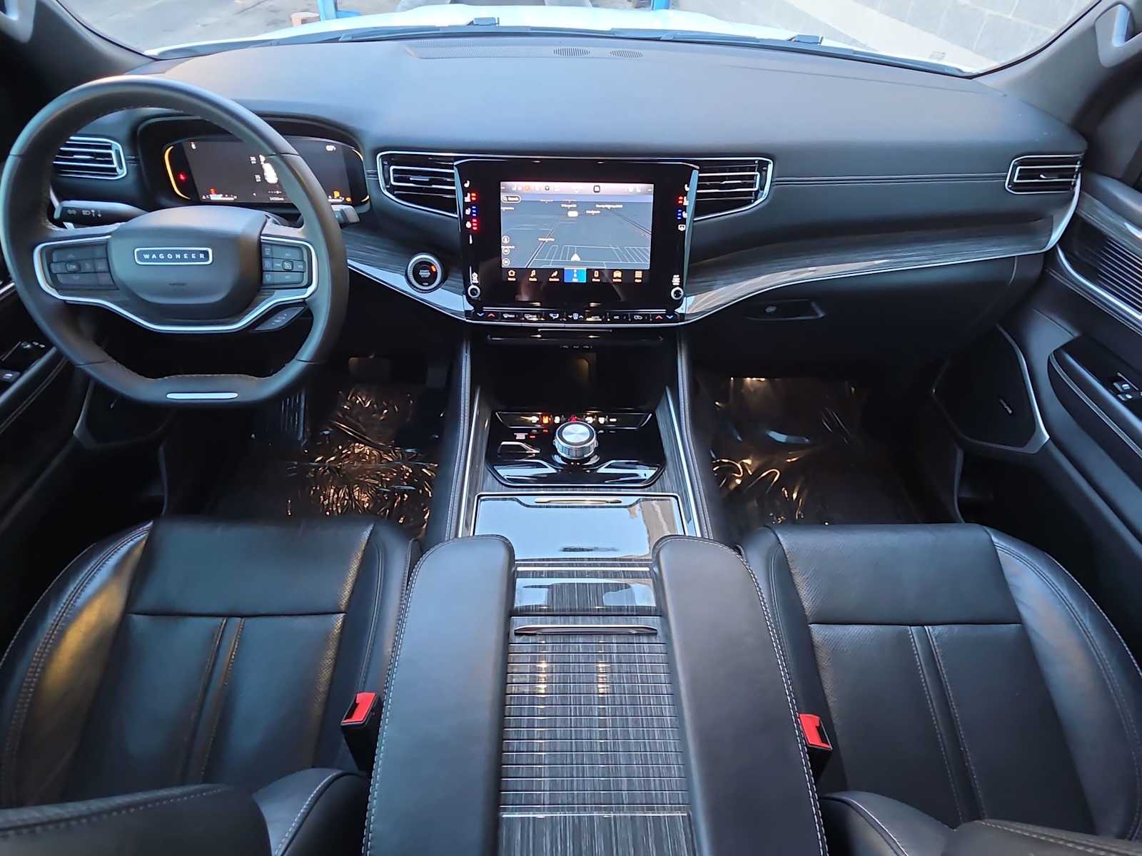 Thumbnail: 2022 Jeep Wagoneer - 13