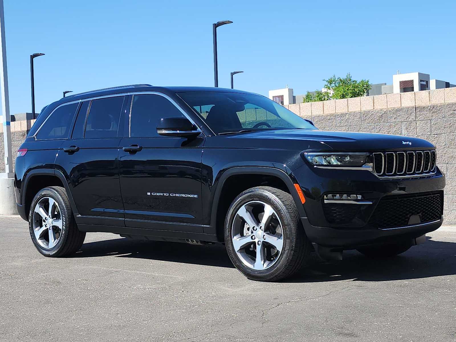 Thumbnail: 2024 Jeep Grand Cherokee - 3