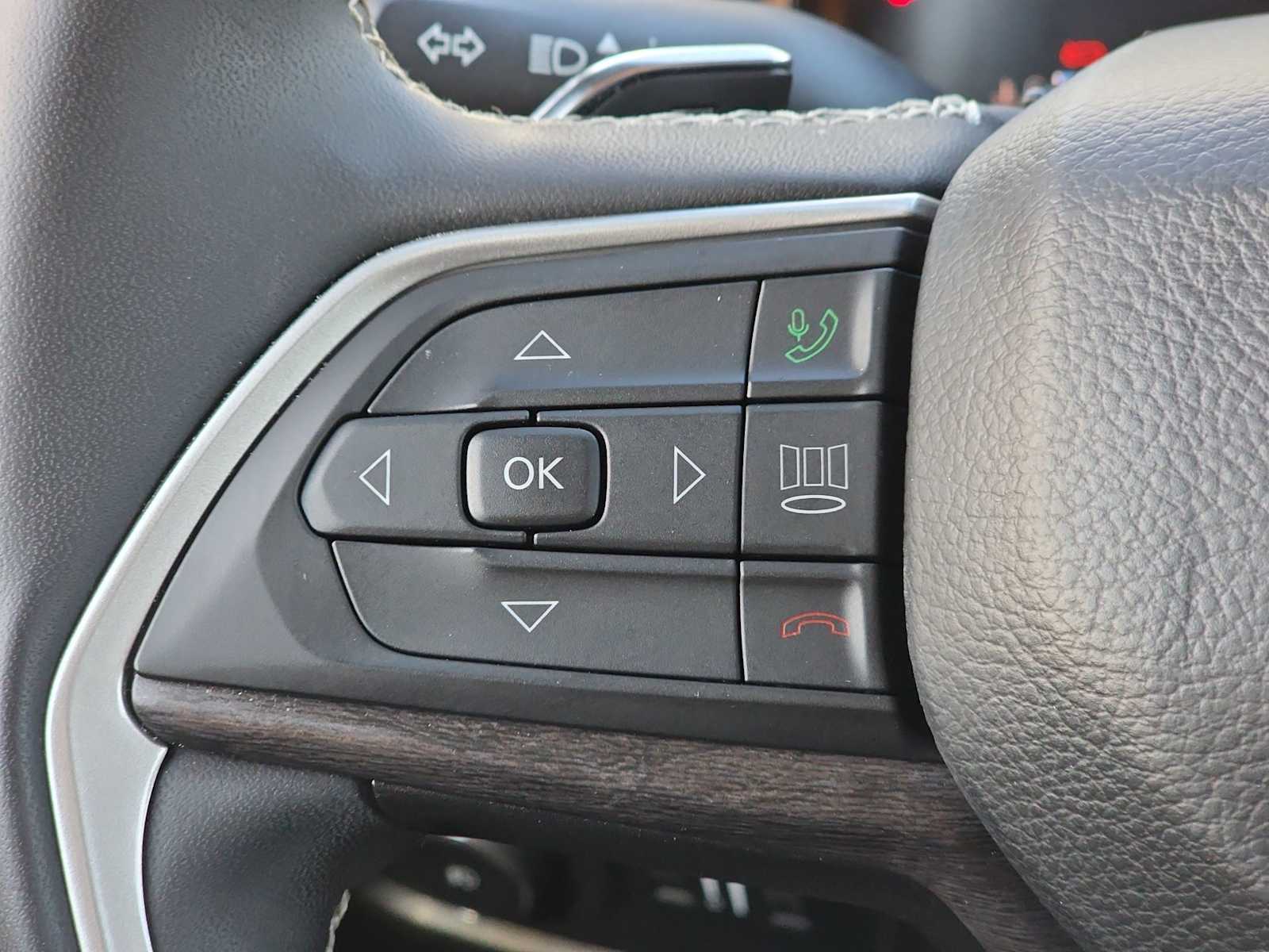 Thumbnail: 2022 Jeep Grand Cherokee - 28