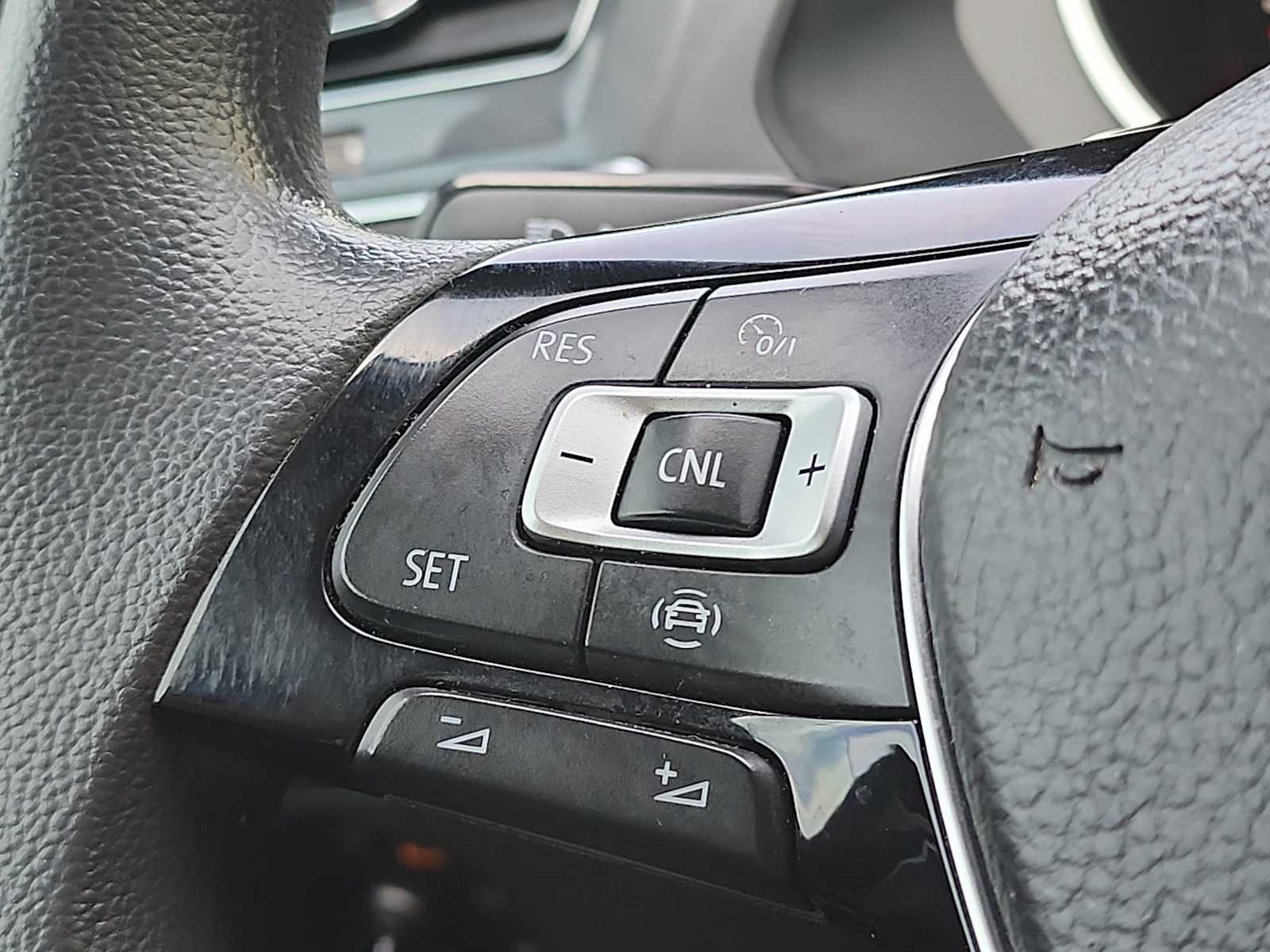 Thumbnail: 2021 Volkswagen Tiguan - 26