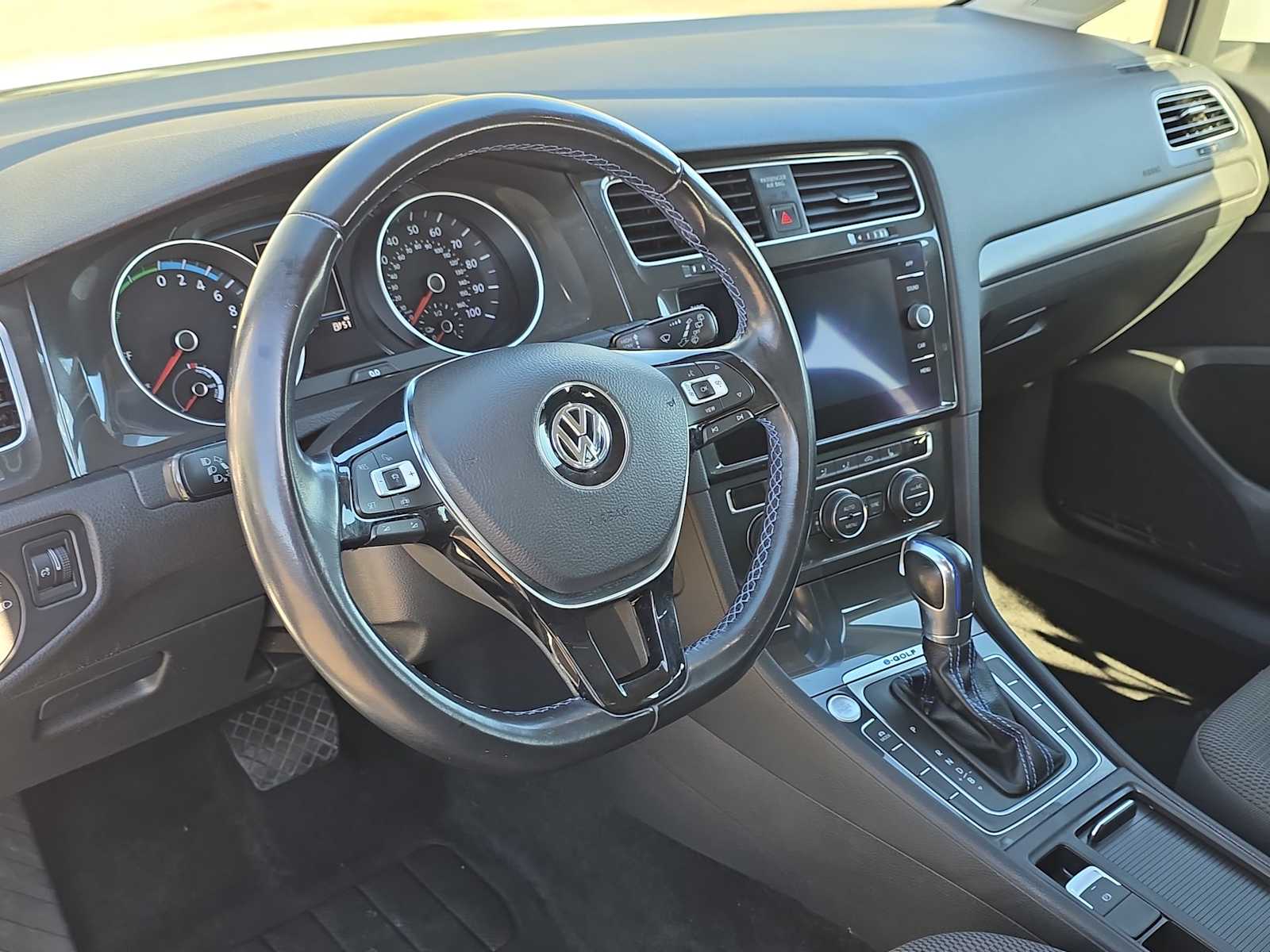 Thumbnail: 2019 Volkswagen e-Golf - 2