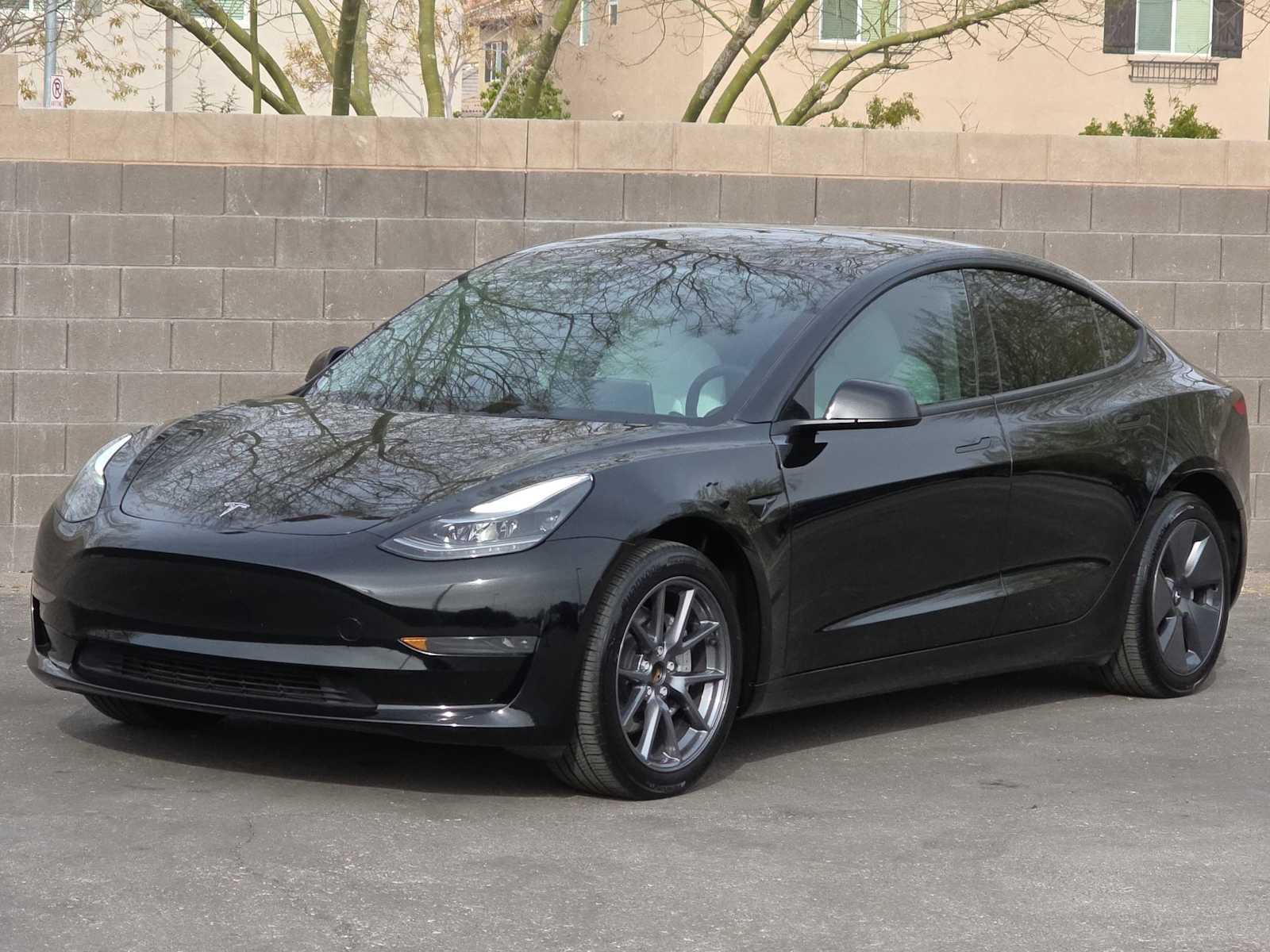 Thumbnail: 2023 Tesla Model 3 - 5