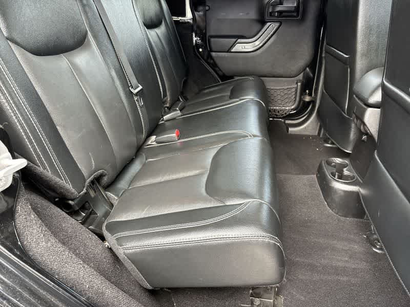 Thumbnail: 2015 Jeep Wrangler - 16