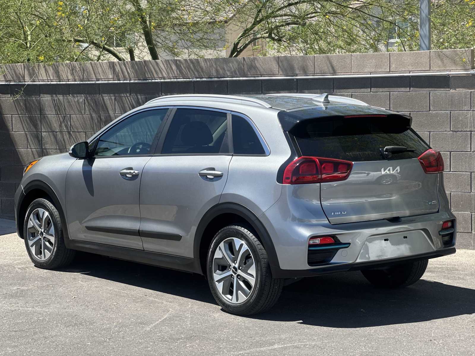 Thumbnail: 2022 Kia Niro - 6