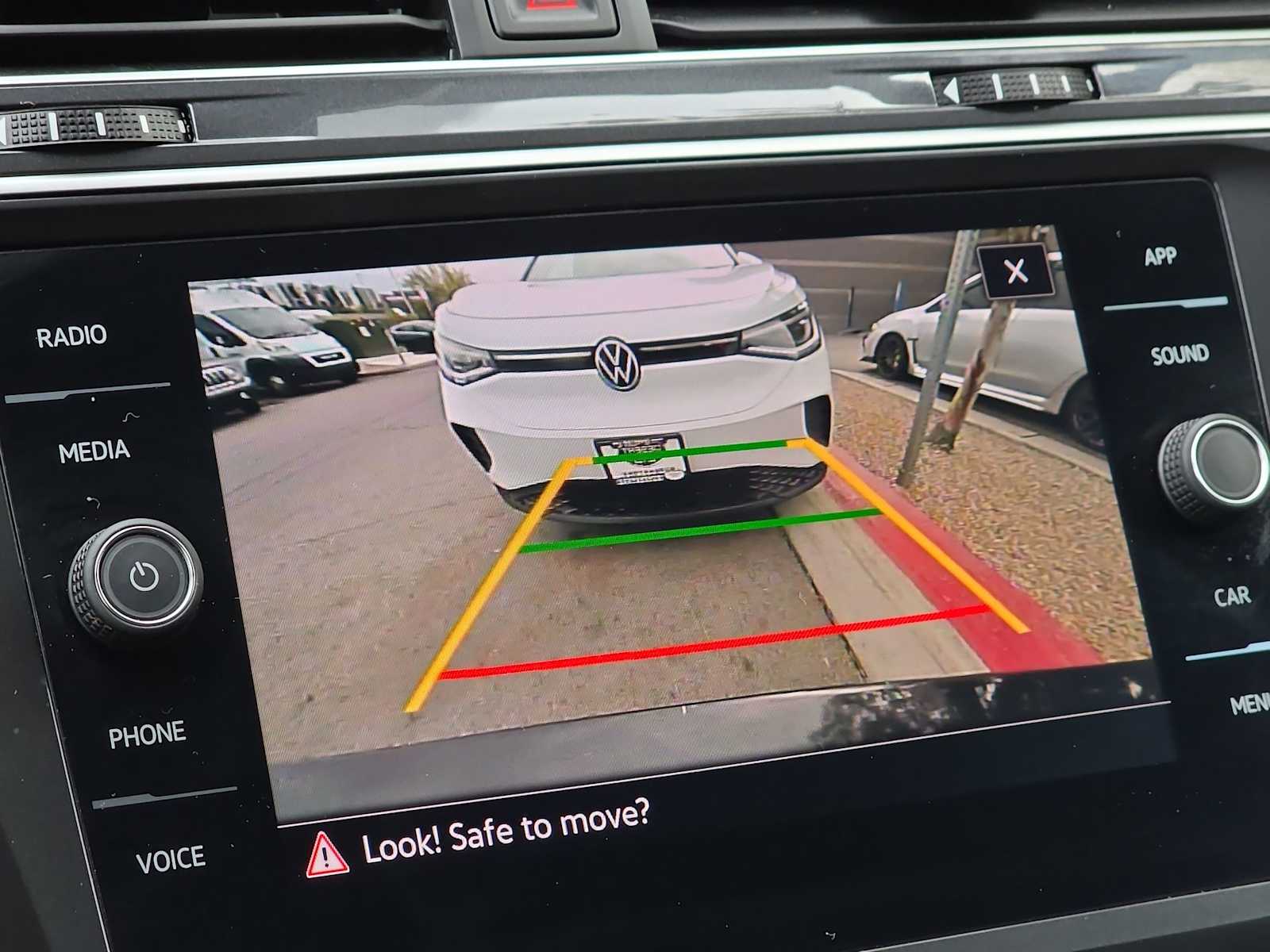 Thumbnail: 2024 Volkswagen Tiguan - 25