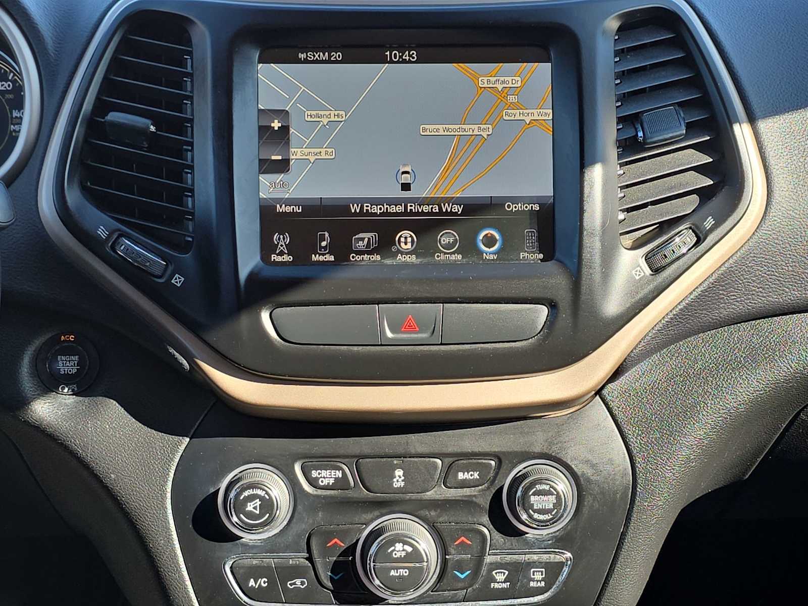 Thumbnail: 2017 Jeep Cherokee - 19