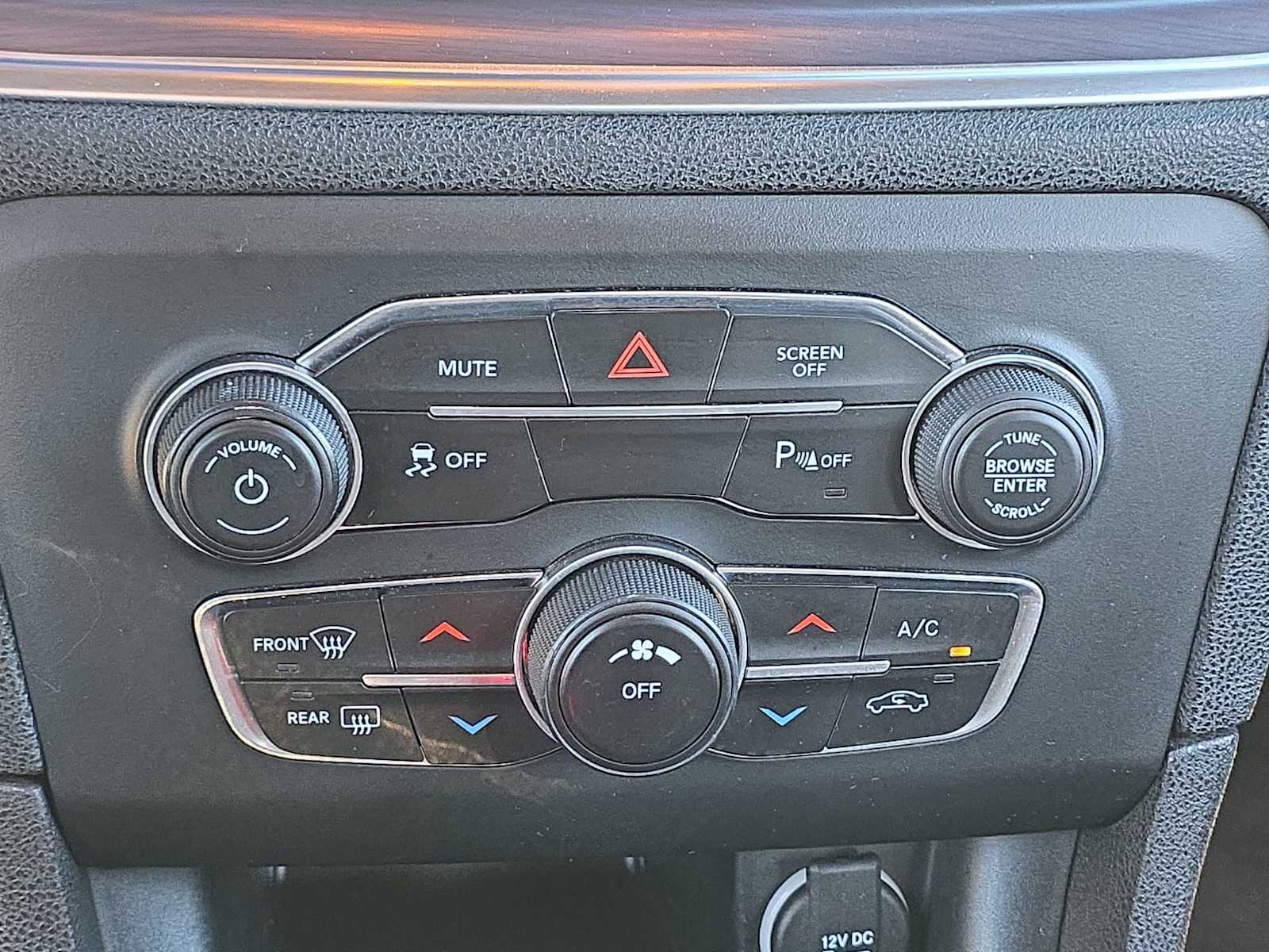 Thumbnail: 2018 Dodge Charger - 30