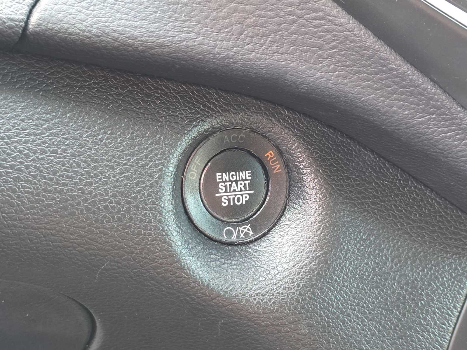 Thumbnail: 2019 Jeep Cherokee - 24