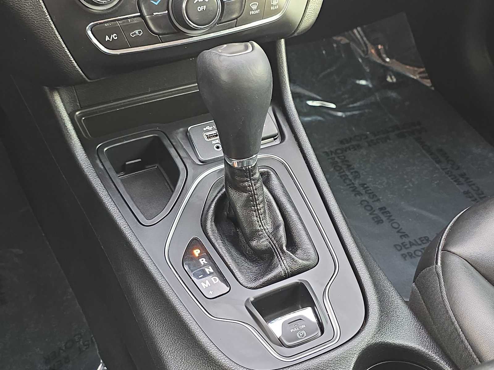 Thumbnail: 2019 Jeep Cherokee - 21