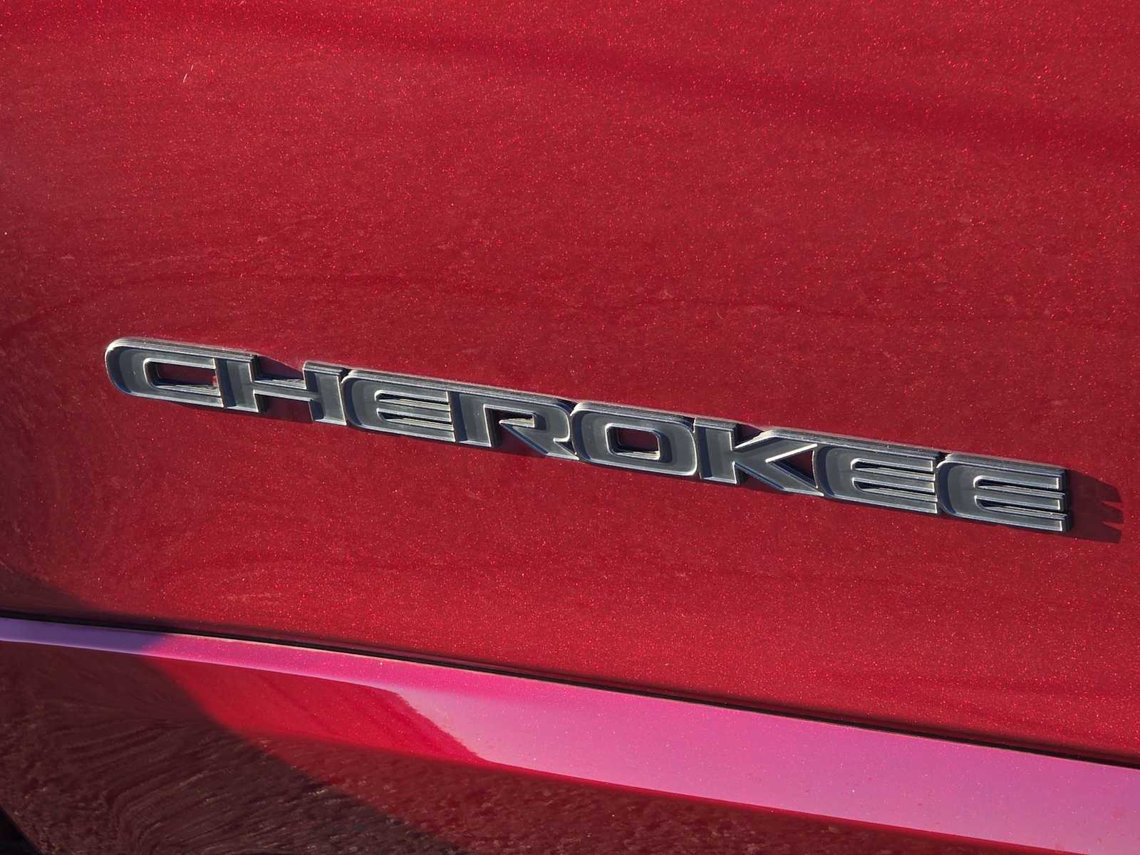 Thumbnail: 2019 Jeep Cherokee - 11