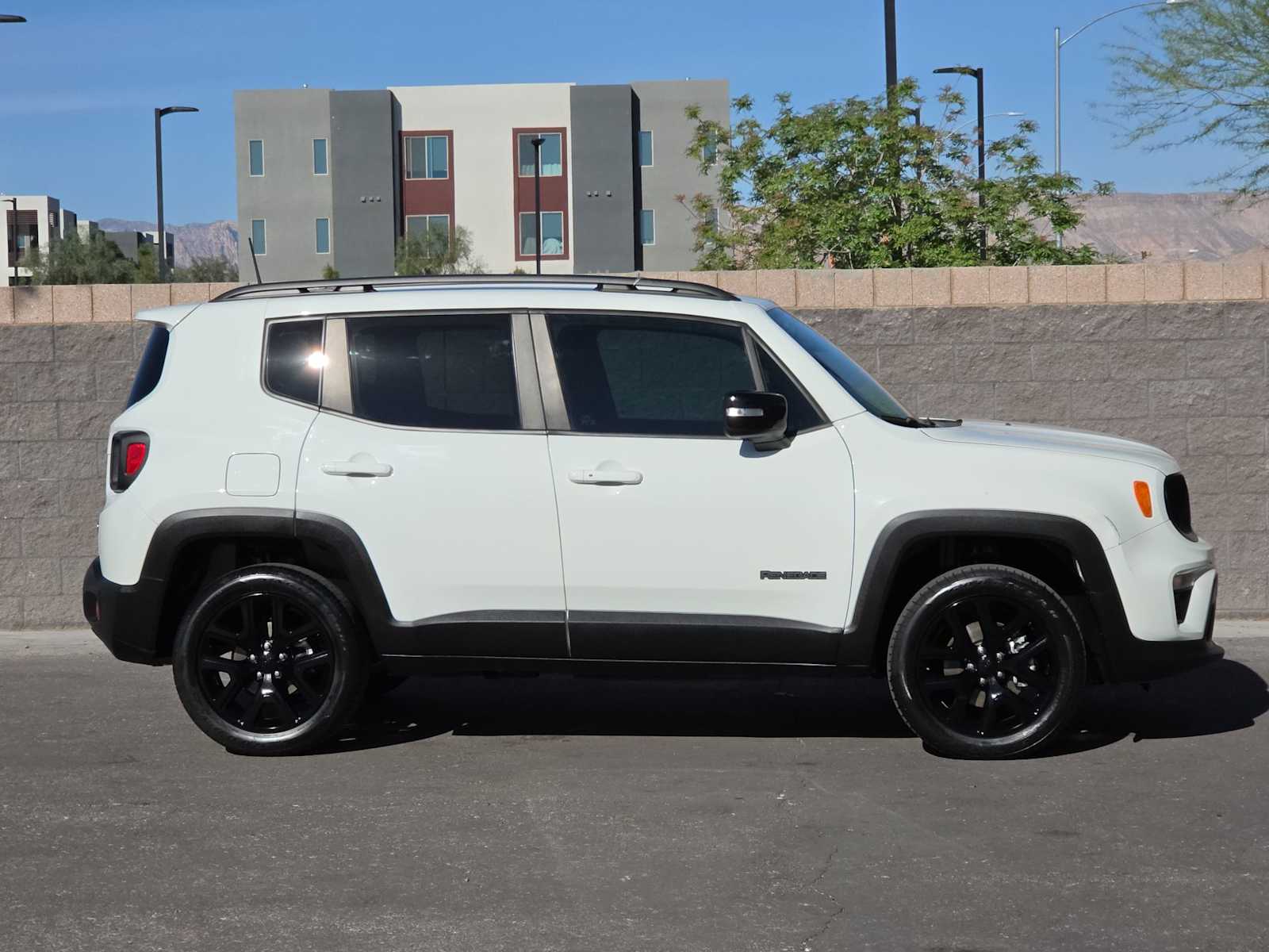 Thumbnail: 2023 Jeep Renegade - 10
