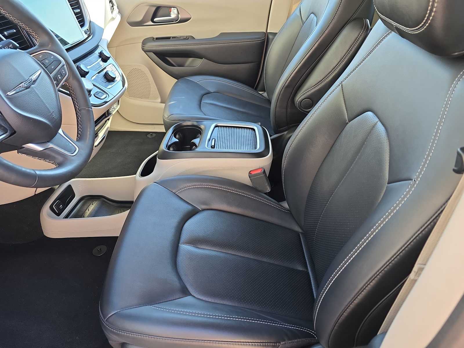 Thumbnail: 2024 Chrysler Pacifica - 15