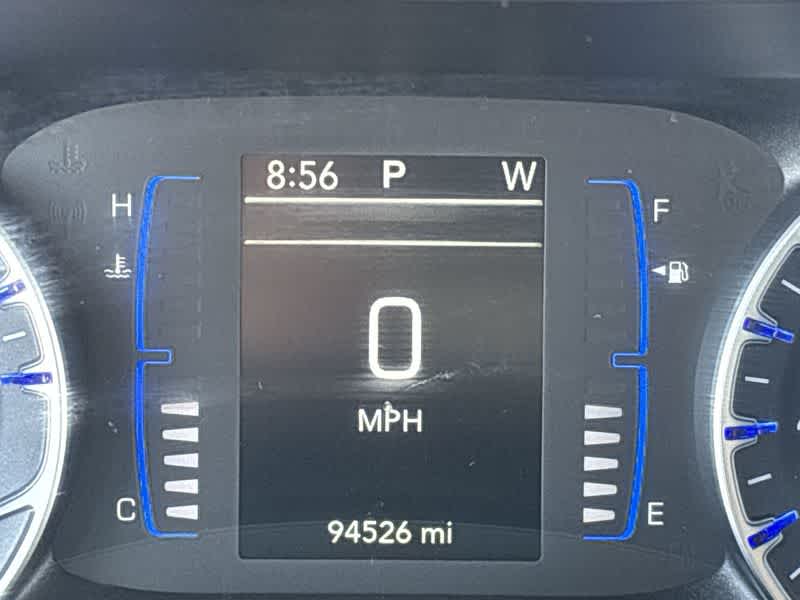 Thumbnail: 2021 Chrysler Voyager - 22