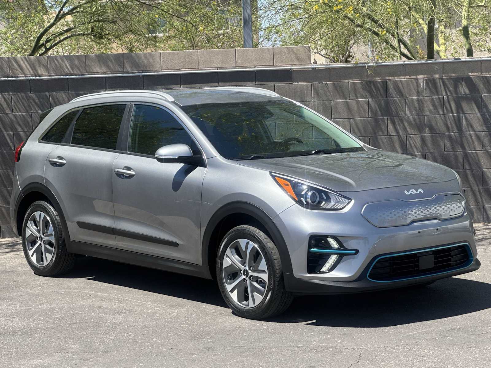 Thumbnail: 2022 Kia Niro - 2