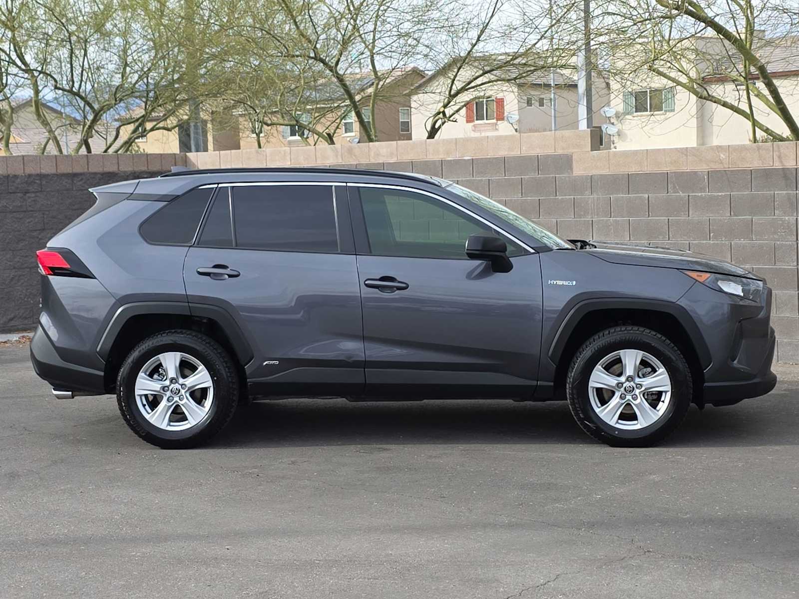 Thumbnail: 2021 Toyota RAV4 - 10