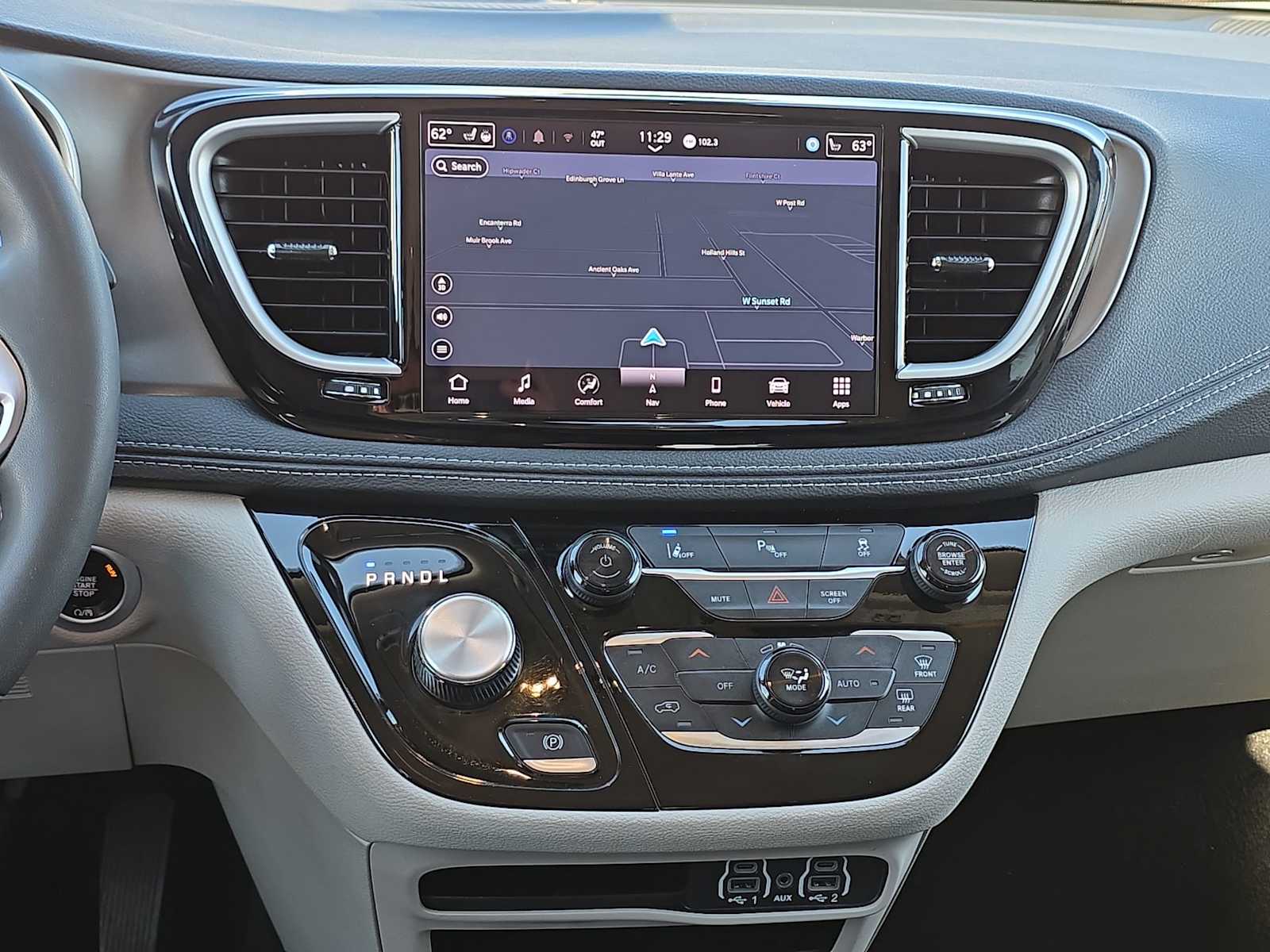 Thumbnail: 2024 Chrysler Pacifica - 20