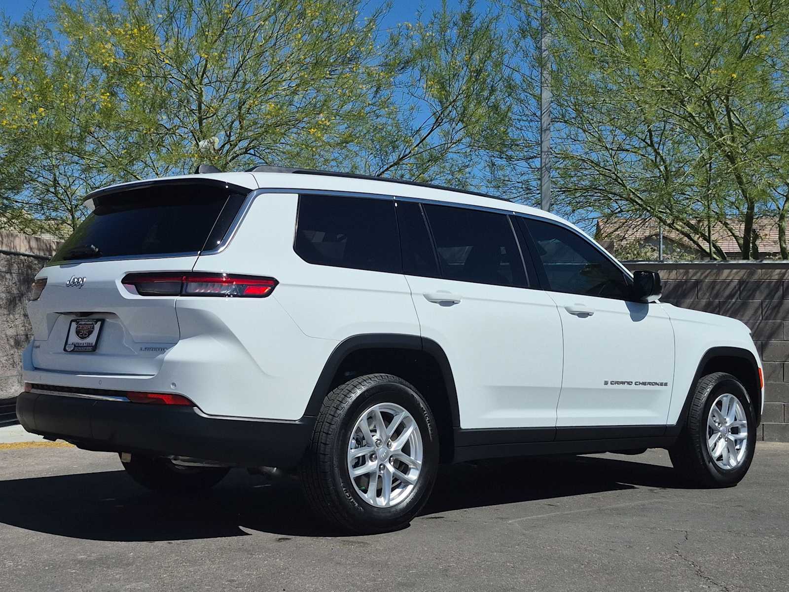 Thumbnail: 2025 Jeep Grand Cherokee L - 9
