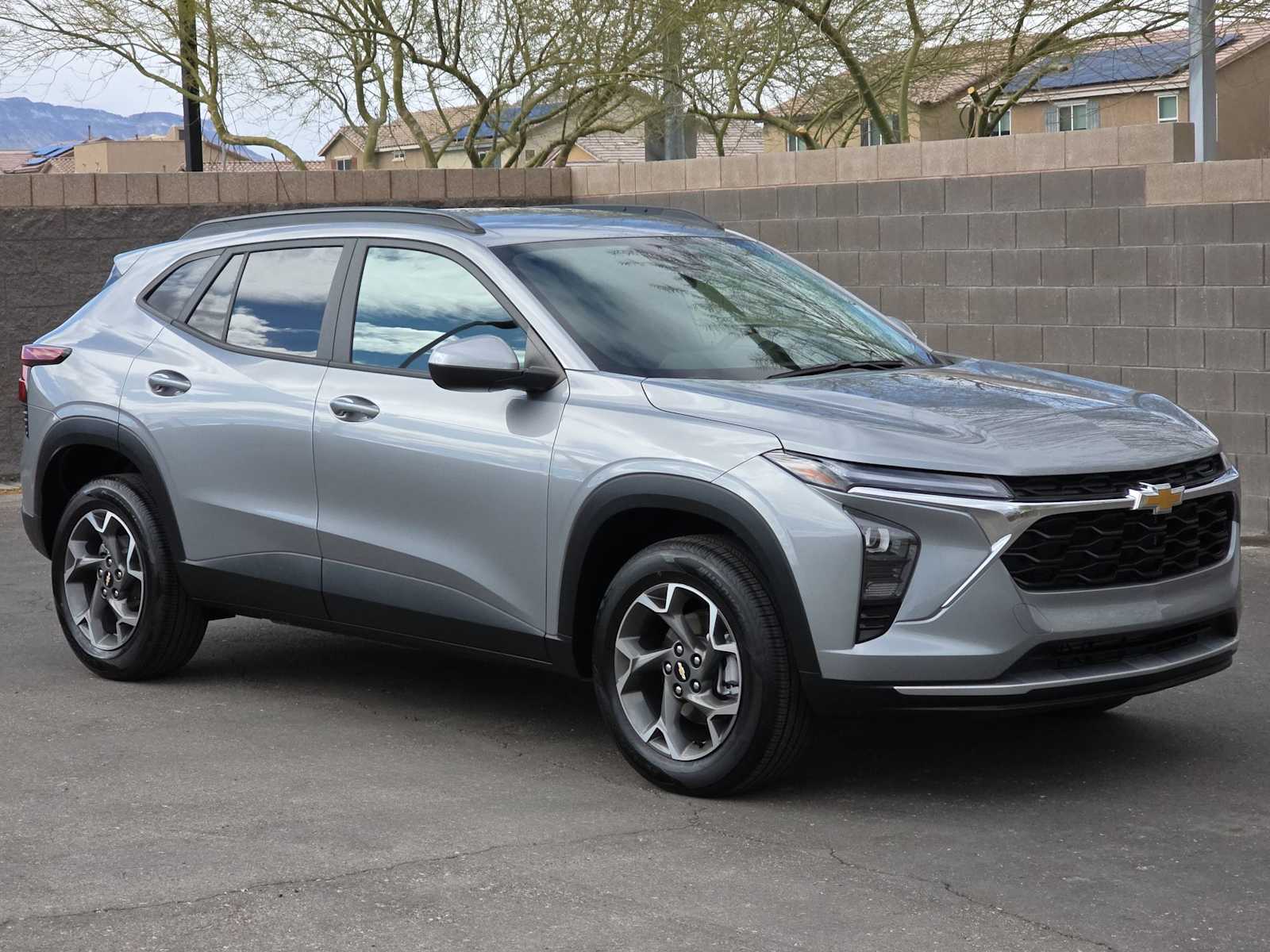 Thumbnail: 2025 Chevrolet Trax - 3