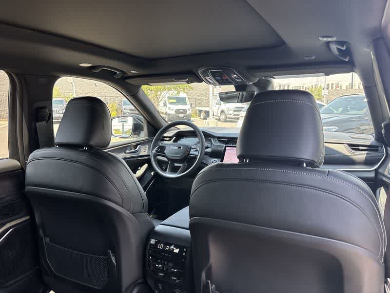 Thumbnail: 2025 Jeep Grand Cherokee L - 16