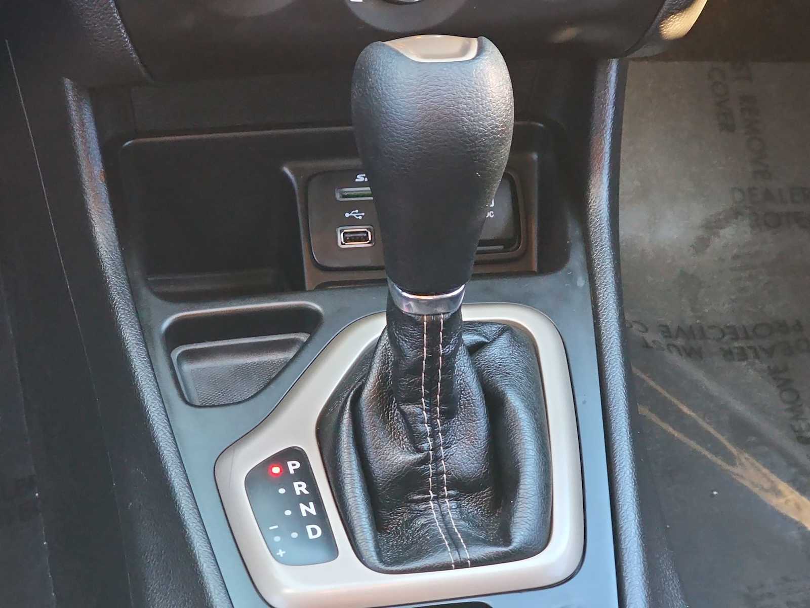 Thumbnail: 2017 Jeep Cherokee - 22