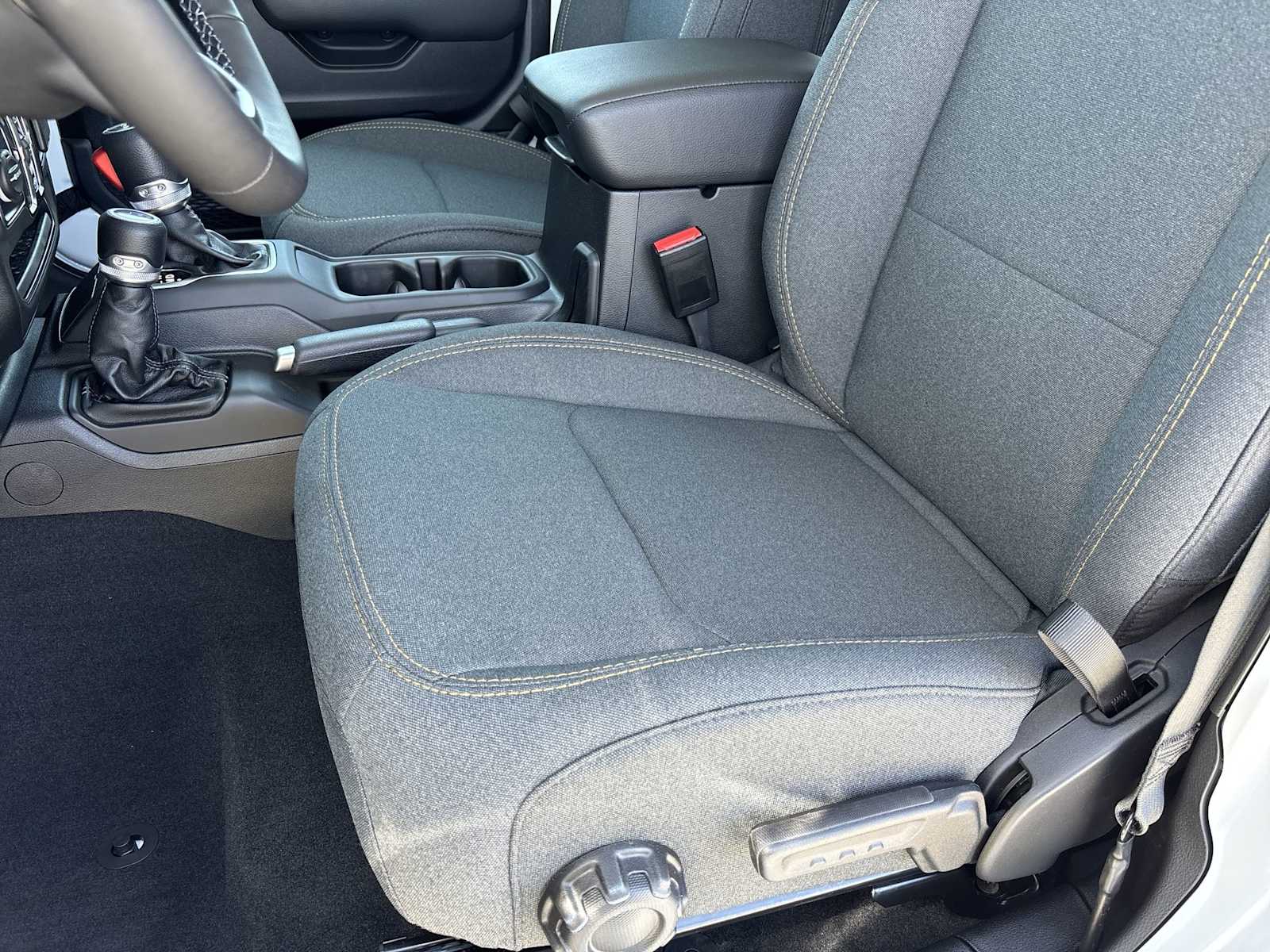 Thumbnail: 2025 Jeep Gladiator - 15