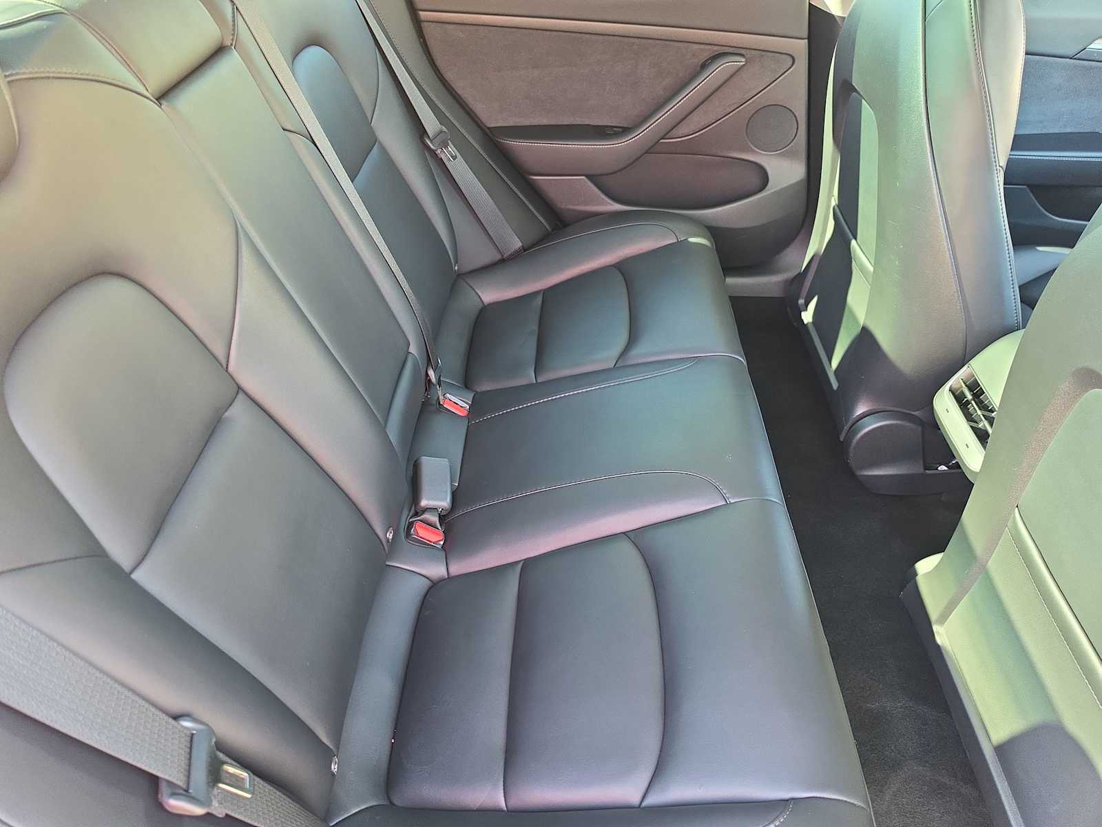 Thumbnail: 2023 Tesla Model 3 - 17