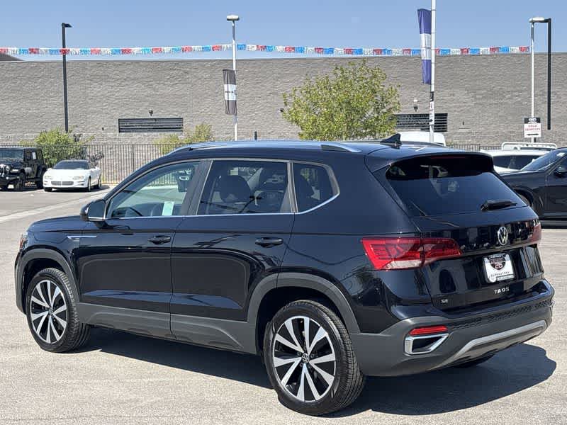 Thumbnail: 2022 Volkswagen Taos - 6
