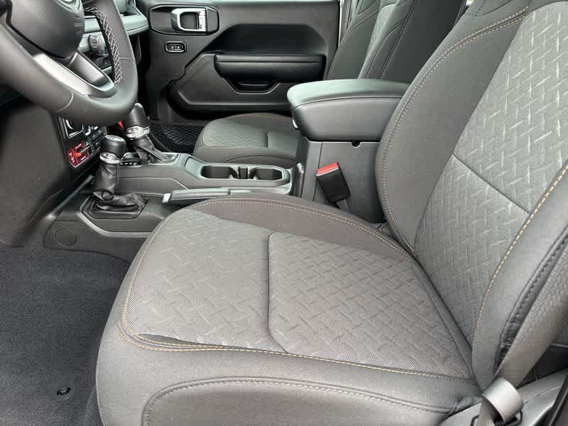 Thumbnail: 2025 Jeep Gladiator - 15