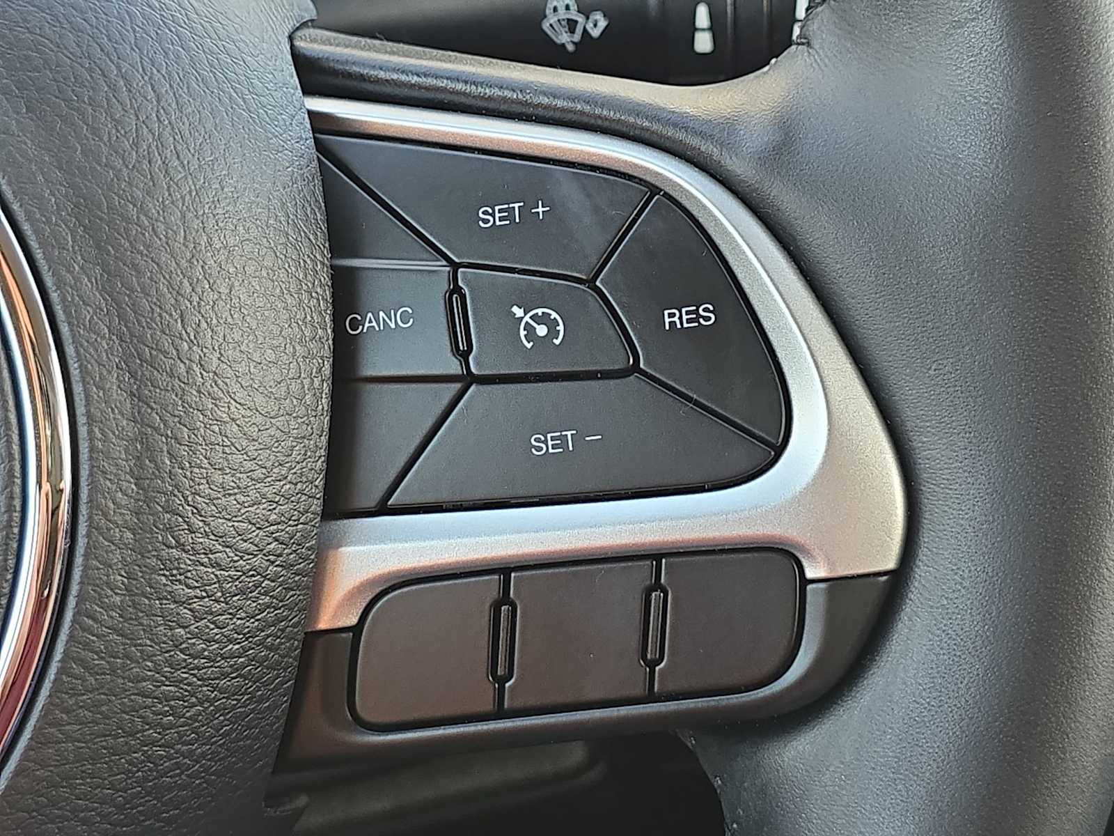 Thumbnail: 2019 Jeep Compass - 28