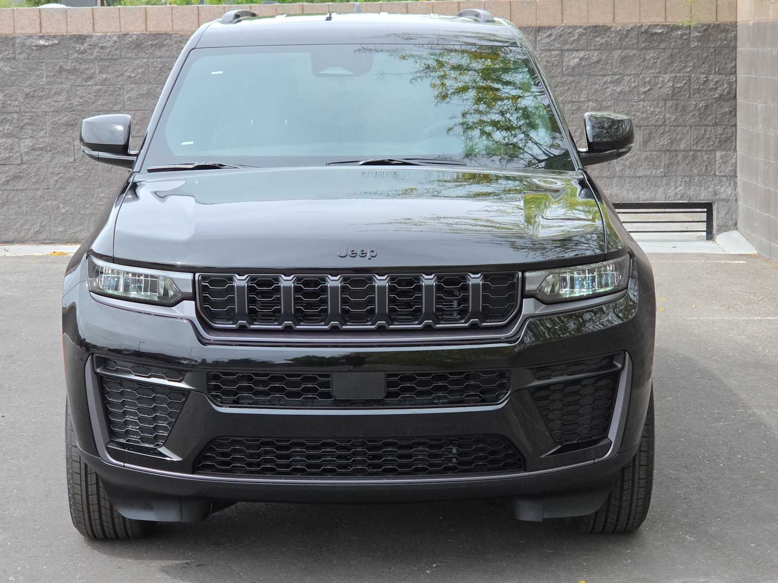 Thumbnail: 2026 Jeep Grand Cherokee - 3
