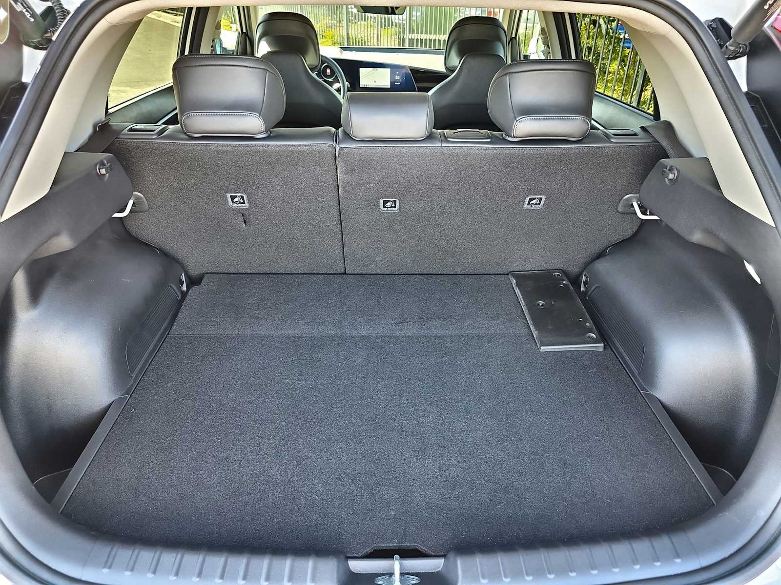 Thumbnail: 2023 Kia Niro - 24