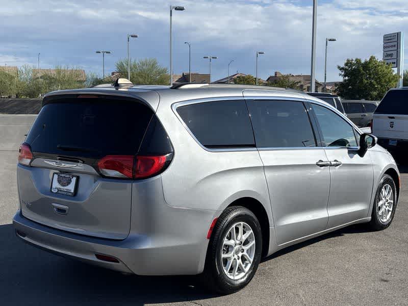 Thumbnail: 2021 Chrysler Voyager - 8