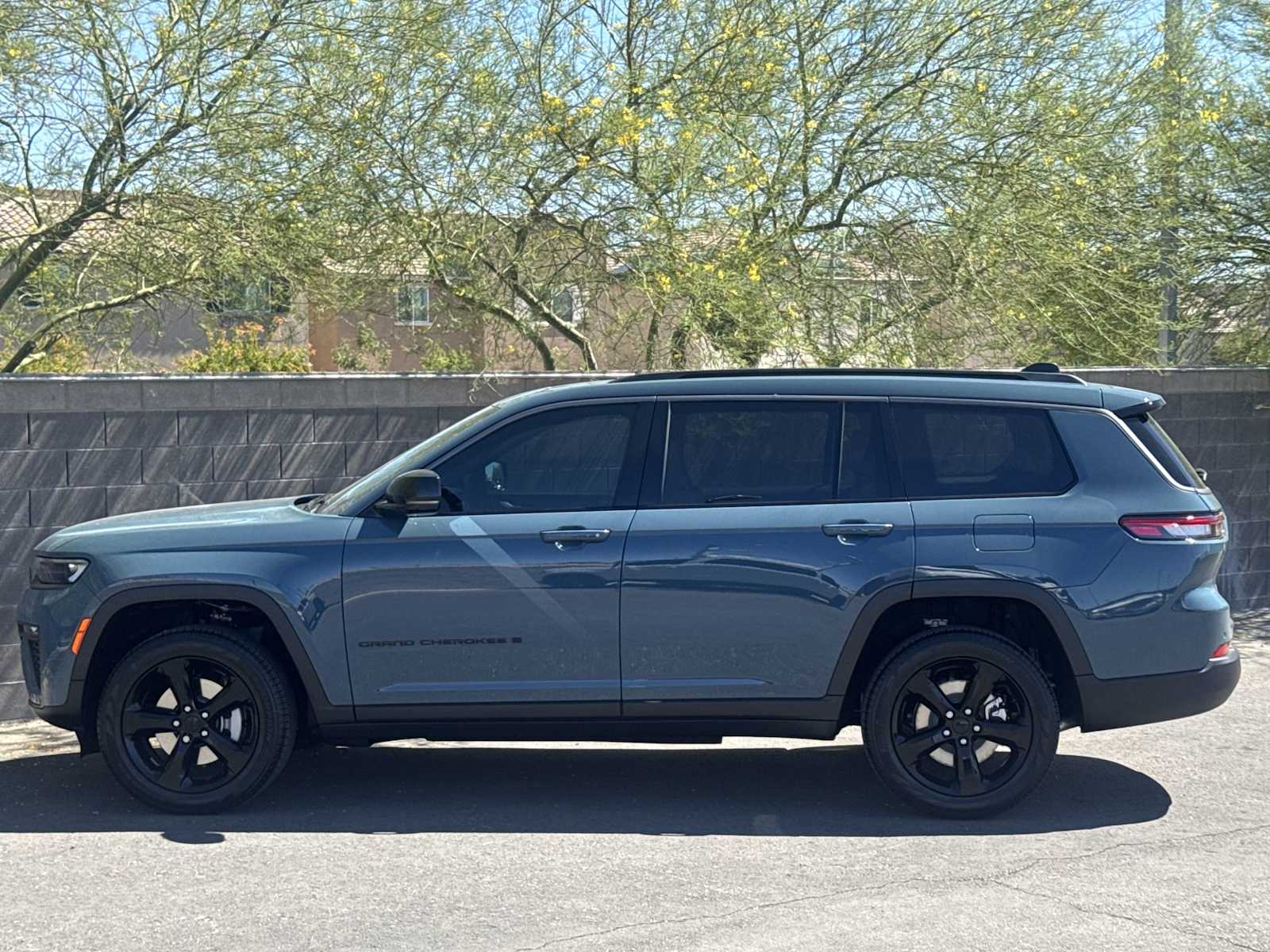 Thumbnail: 2026 Jeep Grand Cherokee L - 5