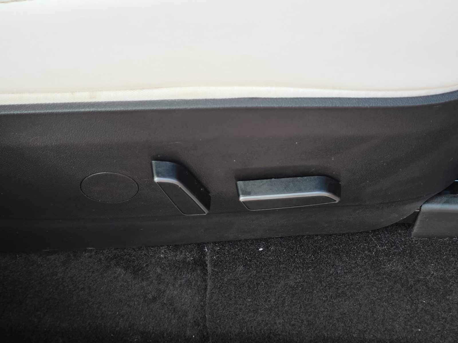 Thumbnail: 2022 Tesla Model Y - 29