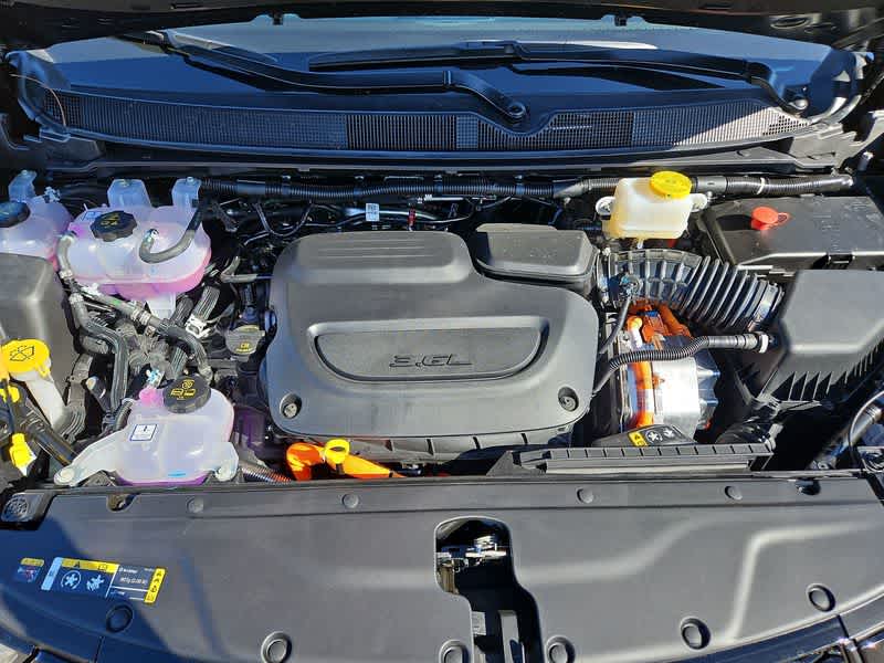 2025 Chrysler Pacifica Hybrid S Appearance 12