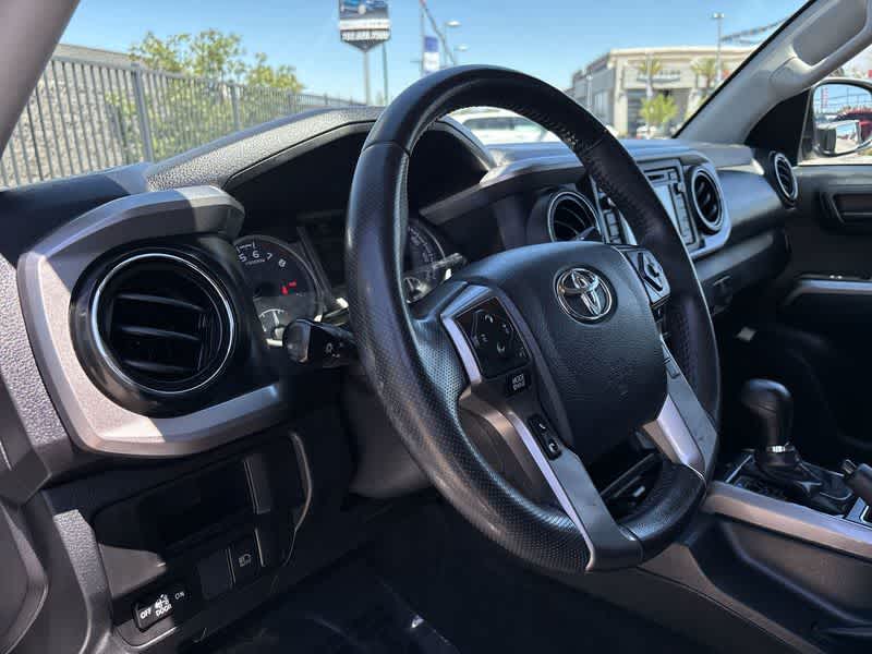 Thumbnail: 2019 Toyota Tacoma - 6